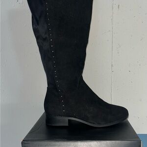 Women's Black Knee-High Boots